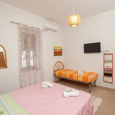La Casa Di Monica Bed & Breakfast *