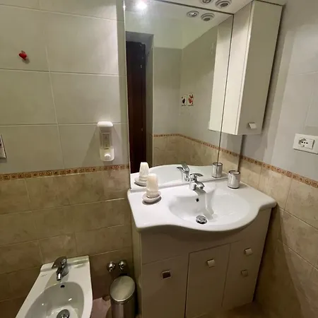 La Casa Di Monica Bed and Breakfast 3*